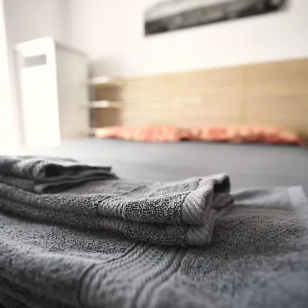 Apartment Bilocale In Zona San Paolo Con Box Auto