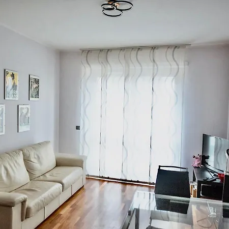 Apartment Bilocale In Zona San Paolo Con Box Auto