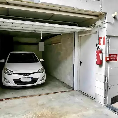 Bilocale In Zona San Paolo Con Box Auto Turin